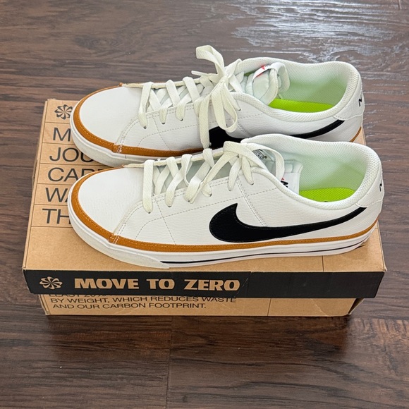 Like New Nike White and Black Sneakers with Orange Trim - Picture 3 of 11